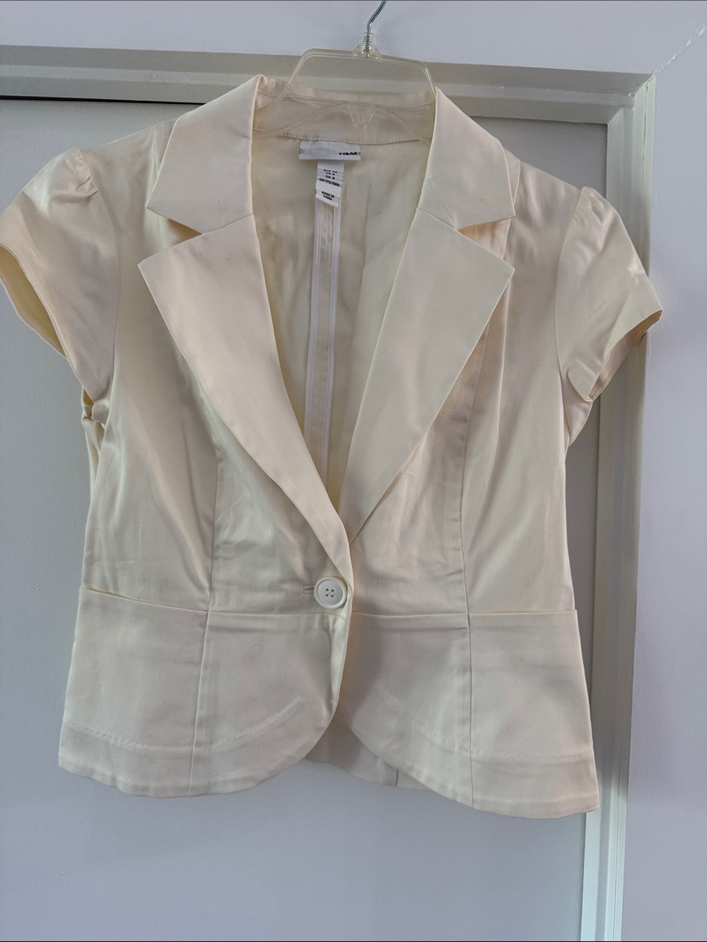 H&M Short-Sleeve Cream Tailored Blazer